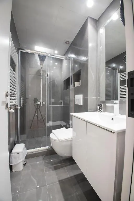 Ornament Suites, Nilie Hospitality Mgmt Thessaloniki Apartment